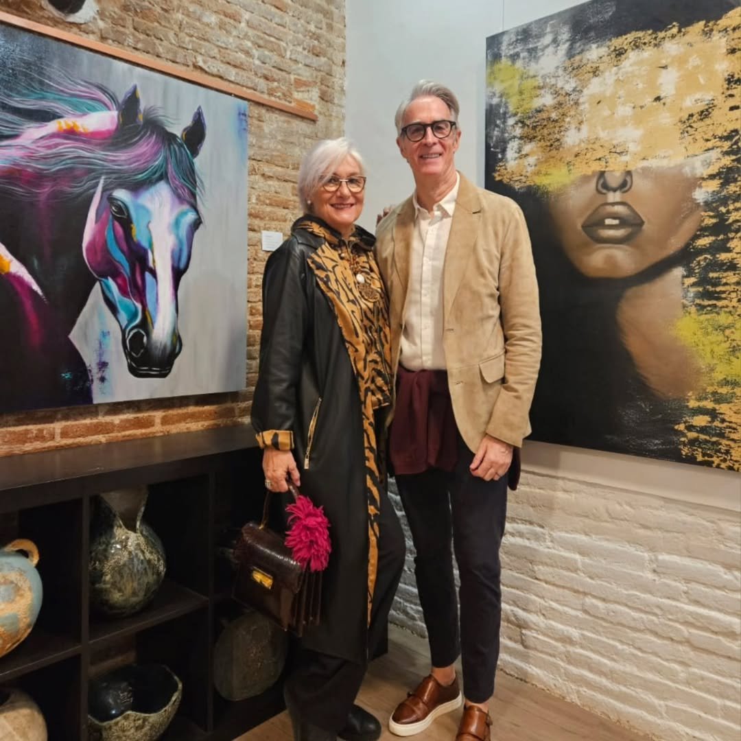 Alonso Nescun with artwork